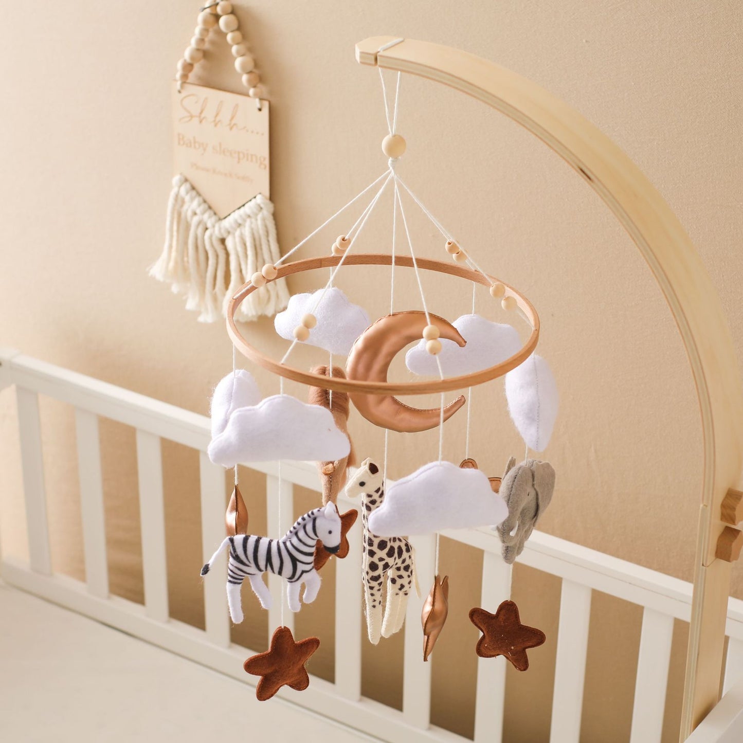 Felt Forest Animal Crib Decoration: Educational Hand-eye Coordination Toy for Baby with Wind Chimes