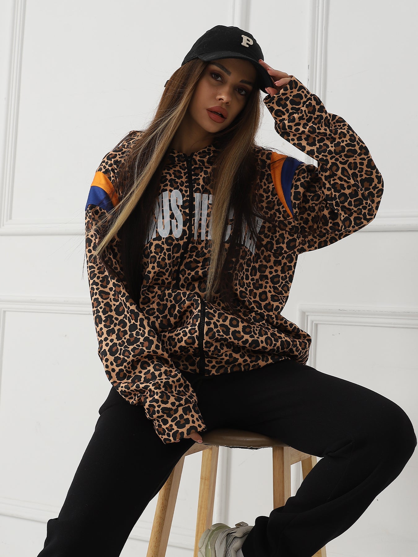 Women's Leopard Print Long Sleeved Sweatshirt