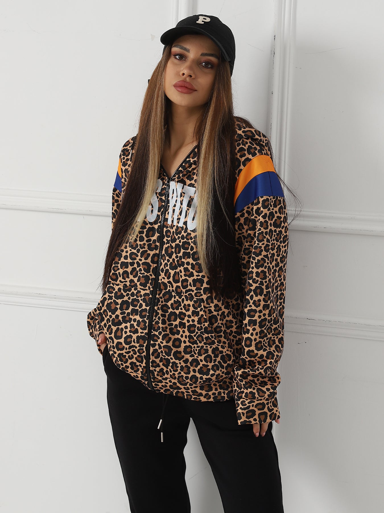 Women's Leopard Print Long Sleeved Sweatshirt